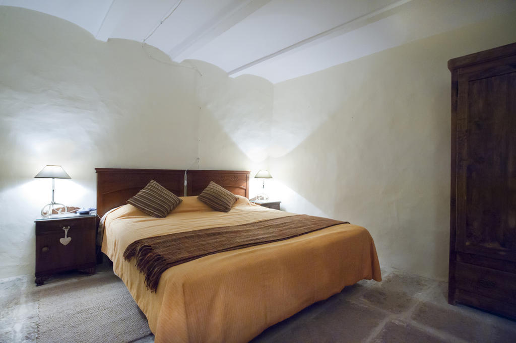 Mil Estrelles Villa Cornellá de Terri Kamer foto