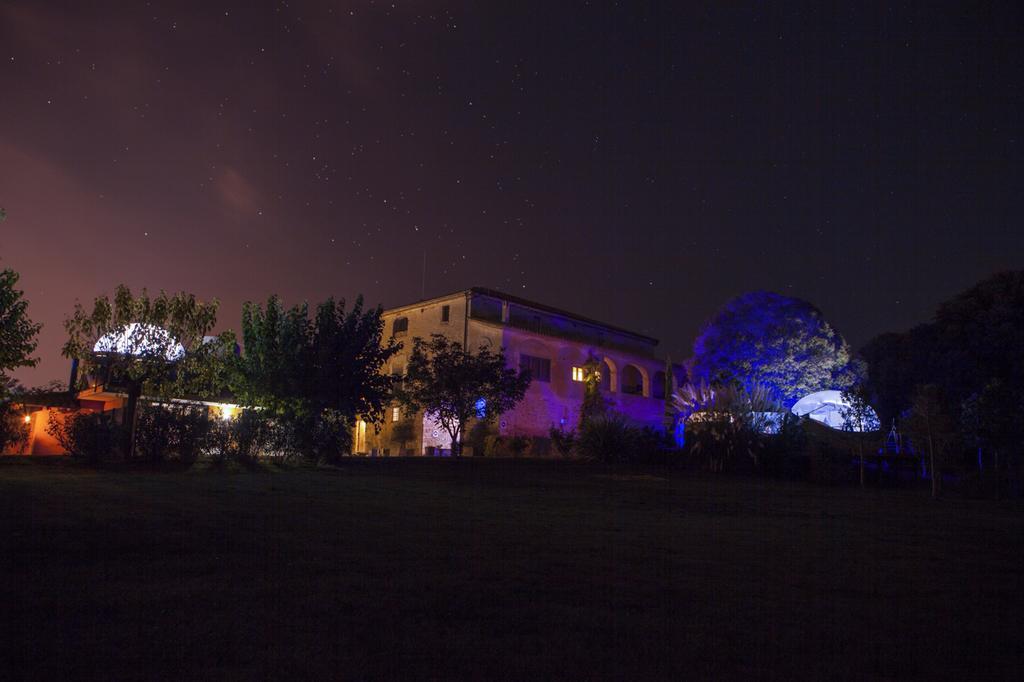 Mil Estrelles Villa Cornellá de Terri Buitenkant foto